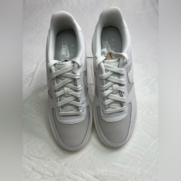 17: Air Force 1 LV8 (GS) White Size 7Y - Picture 5 of 10
